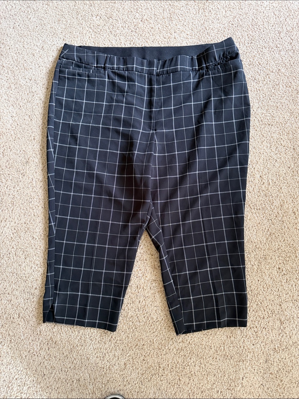 EVRI Black Windowpane Grid Capri Pants